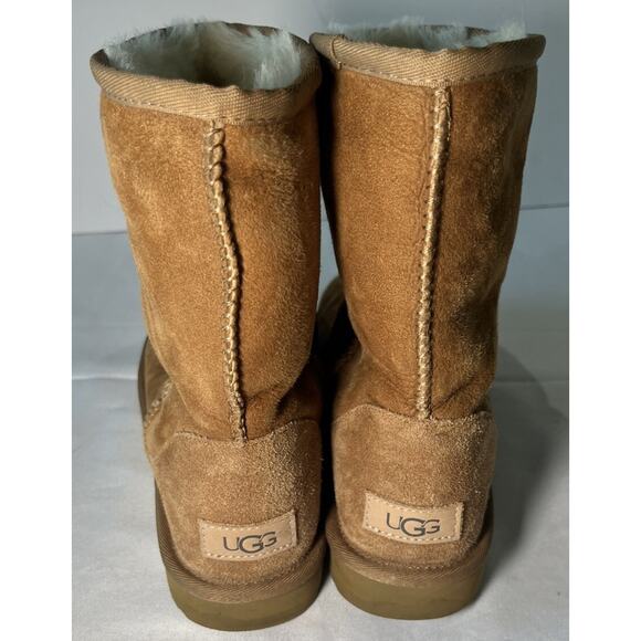 UGG Classic Short II Chestnut Brown Suede Sheepskin Boots 1016223 Women’s Size 7 - Picture 5 of 9